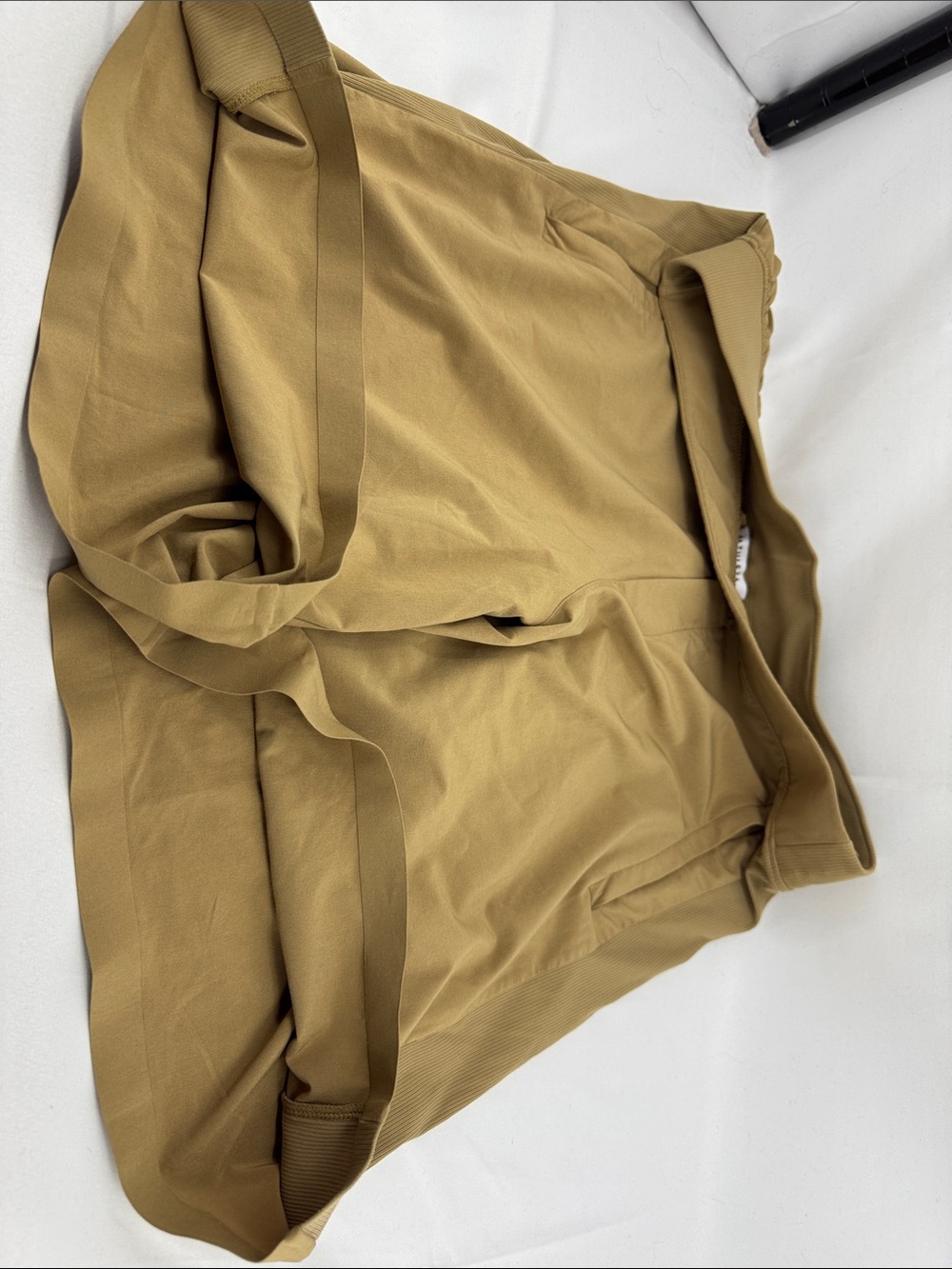 Athleta Womens Lightweight, Wrinkle-Free, Elastic Waist Khaki Dress Shorts, 10 - Picture 9 of 14